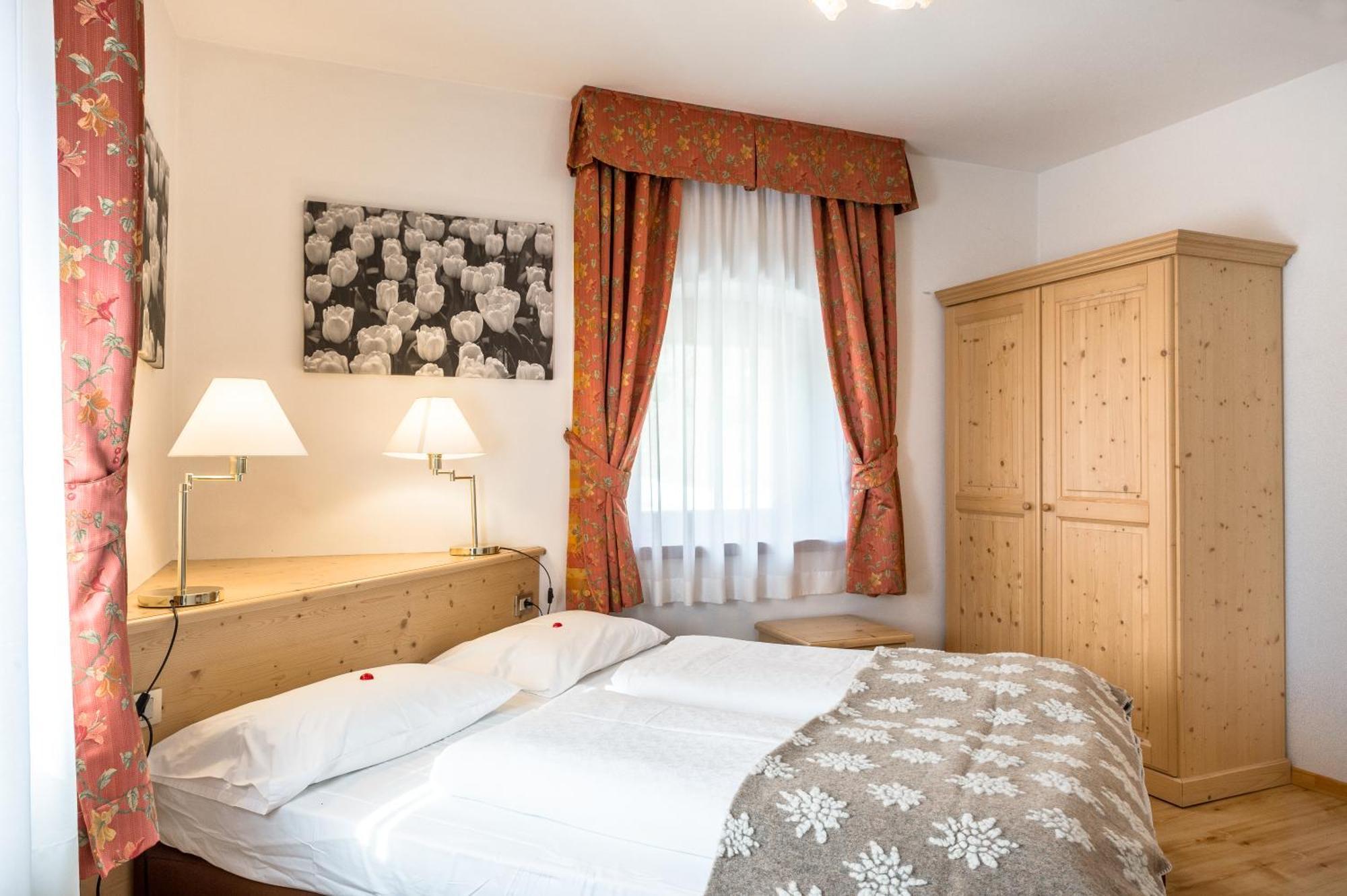 Hotel Pordoi Passo Pordoi Vegetarian Hotel กานาเซย์ ห้อง รูปภาพ