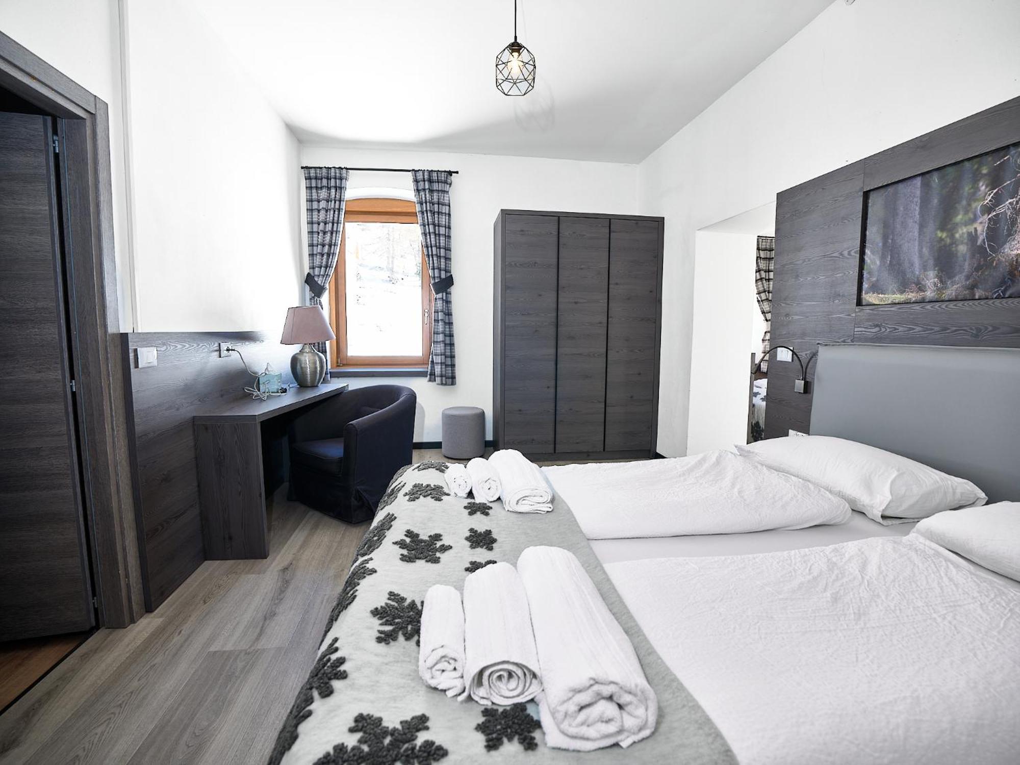 Hotel Pordoi Passo Pordoi Vegetarian Hotel กานาเซย์ ภายนอก รูปภาพ