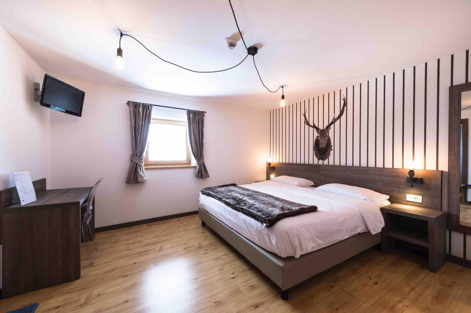 Hotel Pordoi Passo Pordoi Vegetarian Hotel กานาเซย์ ภายนอก รูปภาพ