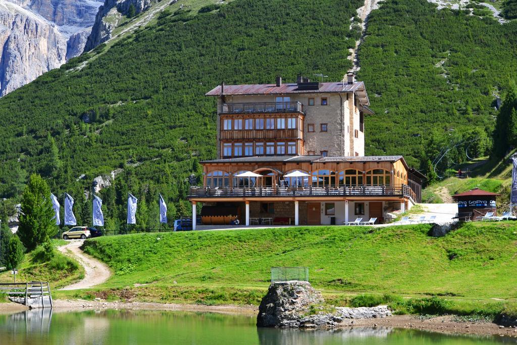 Hotel Pordoi Passo Pordoi Vegetarian Hotel กานาเซย์ ภายนอก รูปภาพ